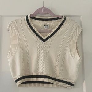 Lightly worn Aritzia Sunday best Vest